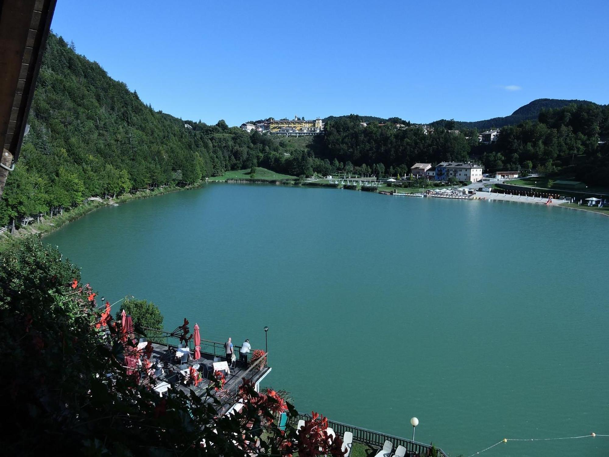Hotel Al Lago Lavarone Zimmer foto